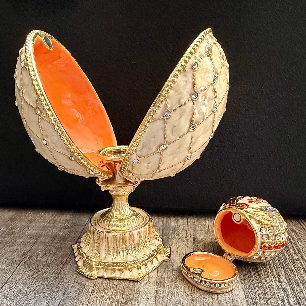 Replica Egg with crown jewelry box inside - Picture 7 of 8
